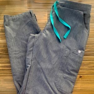 YOLA, Skinny Scrub Pants